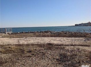4 Beach Rd, Massapequa, NY 11758