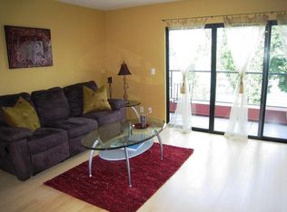 920 NW Naito Pkwy APT J19, Portland, OR