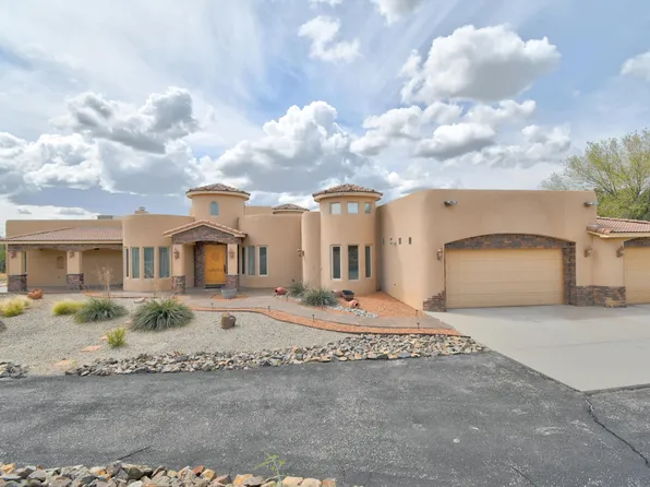 24 Naomi Dr, Tijeras, NM 87059