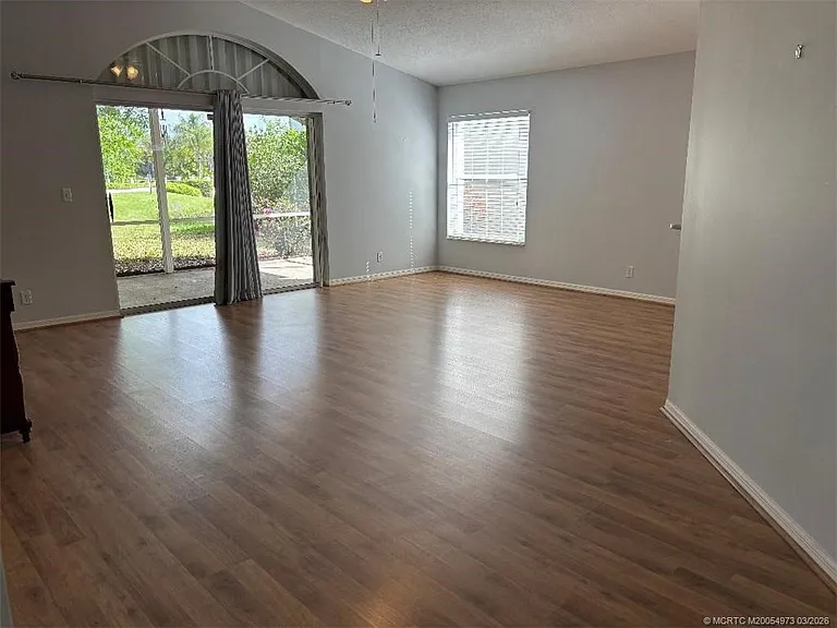 3486 SW Pindo Palm Ln — Photo 5