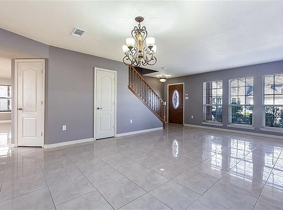 3rd image of 1281 Krupp Dr