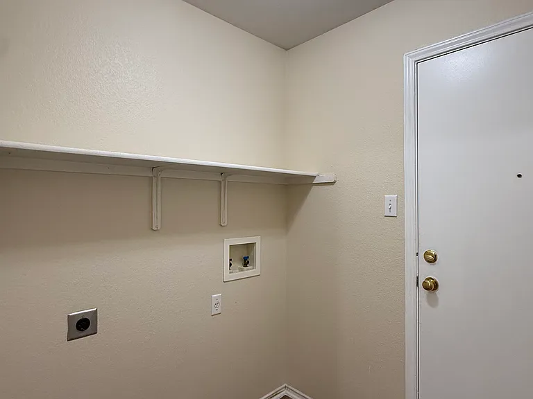 311 McCarthur Dr — Photo 19