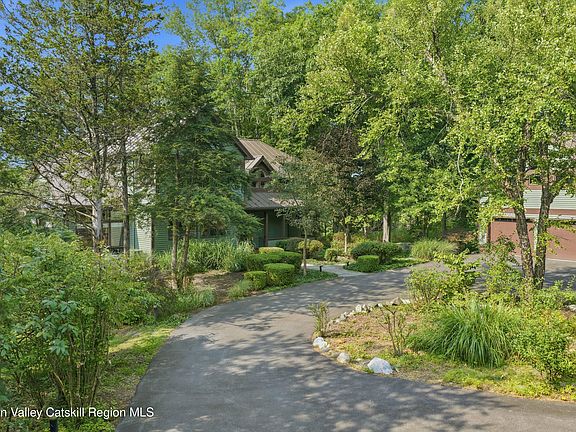 3rd image of 25 River Park Drive