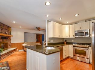 N85W6378 Fairdale Dr, Cedarburg, WI 53012