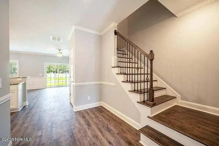 3 bed, 2.5 bath, $1,800 — Photo 4