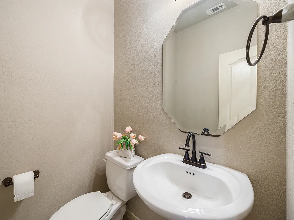 878 Caballero Ln
