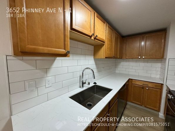 3652 Phinney Ave N #1