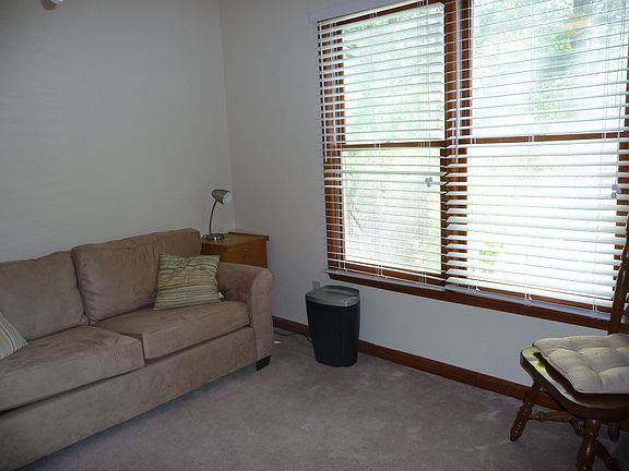 4th image of 202 Sandown Dr