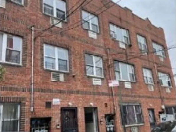 804 E 216th St, Bronx, NY 10467