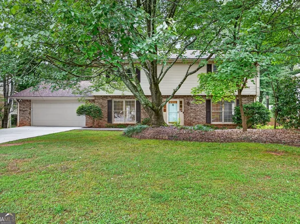 4682 Stonehenge Dr, Dunwoody, GA 30360