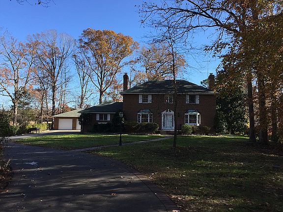 3rd image of 1245 Peachtree Dr