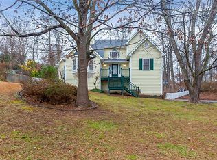 110 Williamsburg Ln, Woodstock, GA 30189