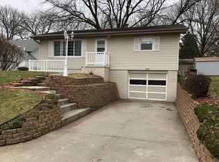 606 N Locust St, Avoca, IA 51521