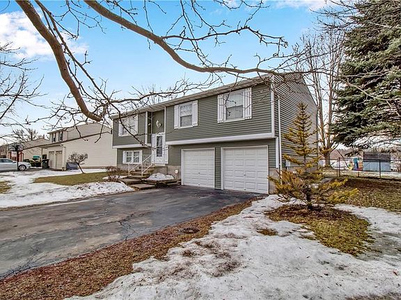2nd image of 1338 Tanglewood Dr