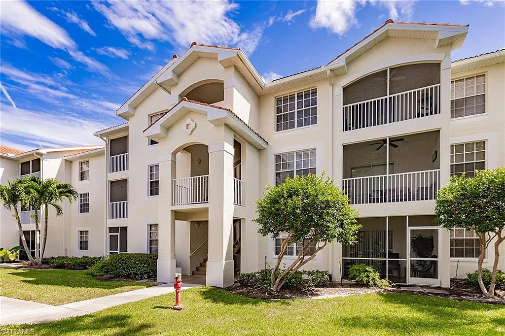 2 bed, 2.0 bath, 915 sqft, $2,200 — Photo 3