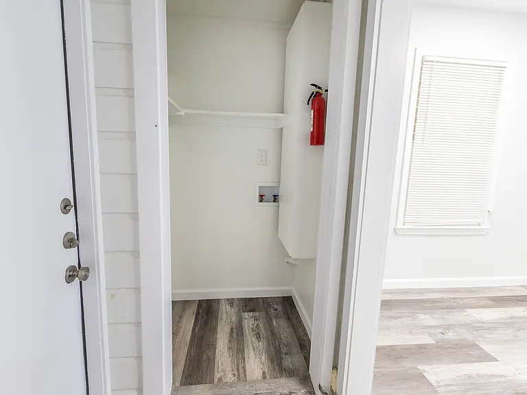 1545 Wynwood St — Photo 10