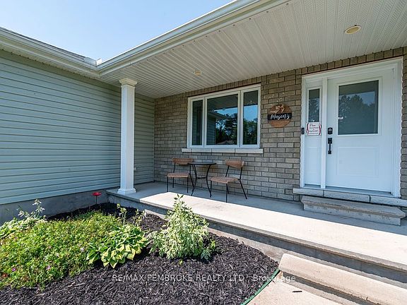 5th image of 256 Oriole Cres