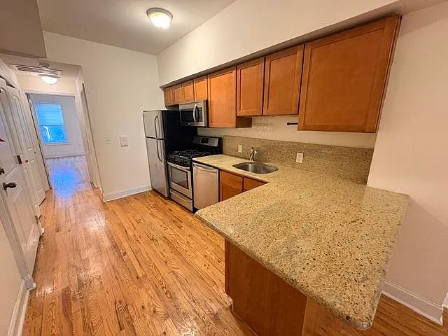 347 7th St #4 — Photo 7