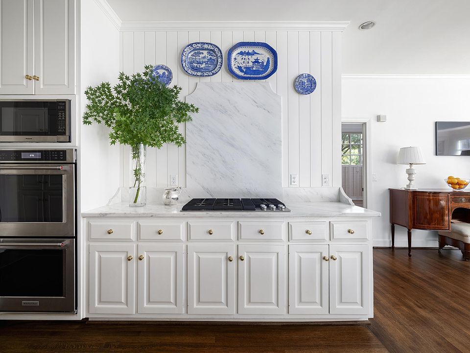 25th image of 3161 Guilford Rd