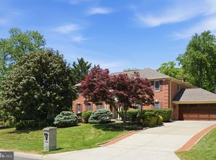9904 Hall Rd, Potomac, MD 20854