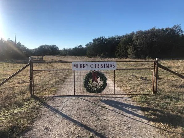 933 Quarry Rd, London, TX 76854