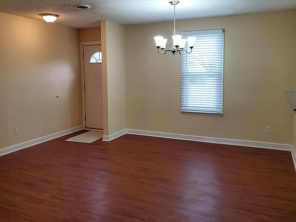 5th image of 624 Cedar Field Ln