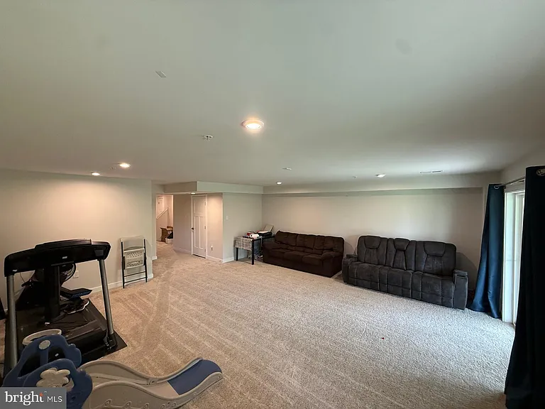 256 Chase Dr — Photo 39
