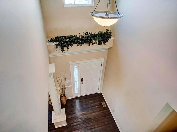 3rd image of 104 Roundwood Ct