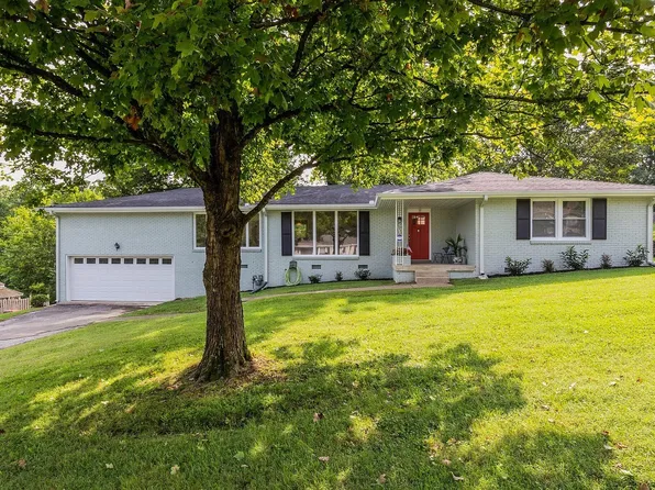 941 Giant Oak Dr, Nashville, TN 37217