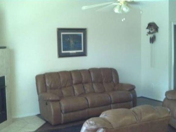 4th image of 3820 Oakridge Blvd