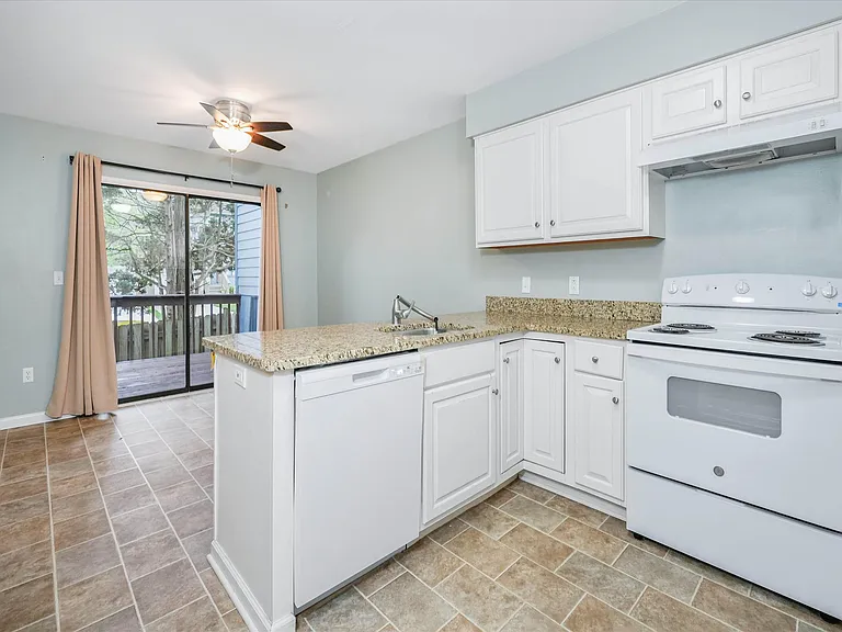 8 Foxtail Ct — Photo 10