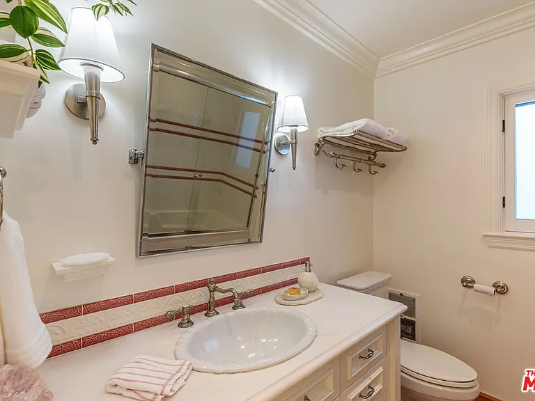 3453 Coast View Dr — Photo 23
