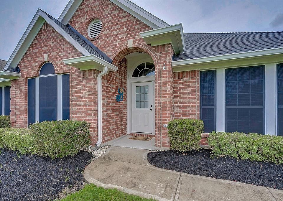 1st image of 9719 Piney Point Cir