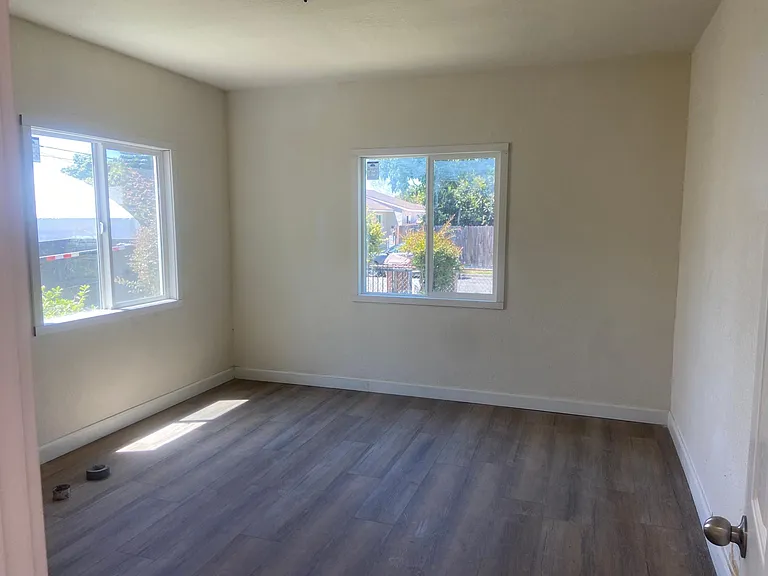215 N Holly Ave — Photo 16