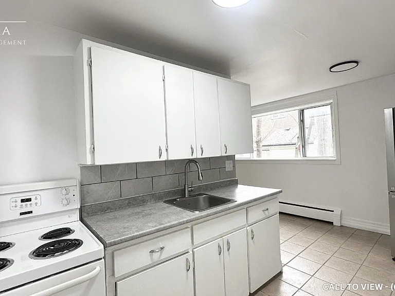 1459 Trafalgar St #216 — Photo 3