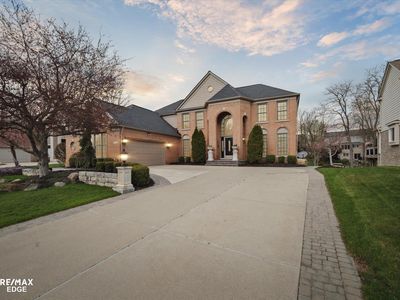 1342 Marina Pointe Blvd, Lake Orion, MI, 48362