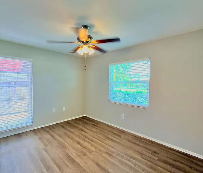 2426 Woodland Blvd — Photo 40
