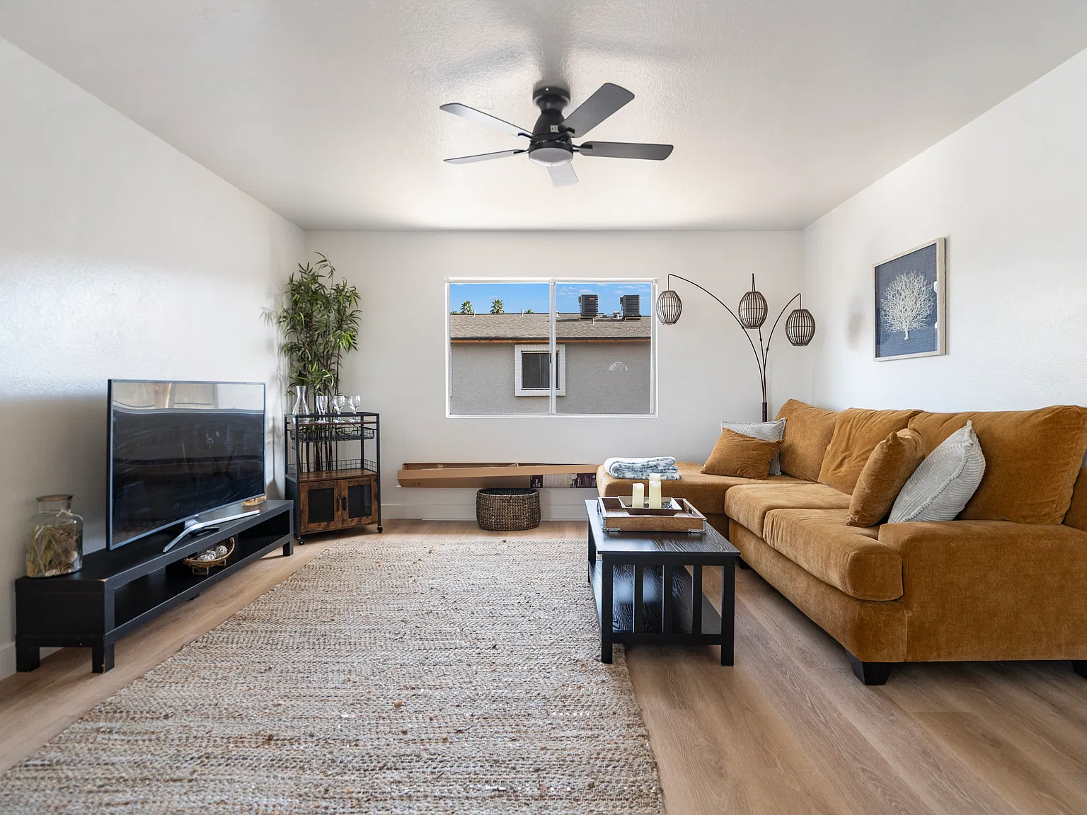 2 bed, 1150 sqft, $999 — Photo 3