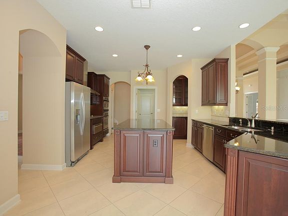 3rd image of 947 Home Grove Dr