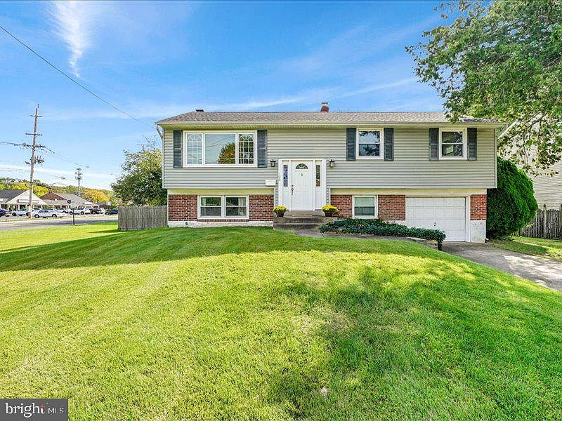 1st image of 100 Heather Dr