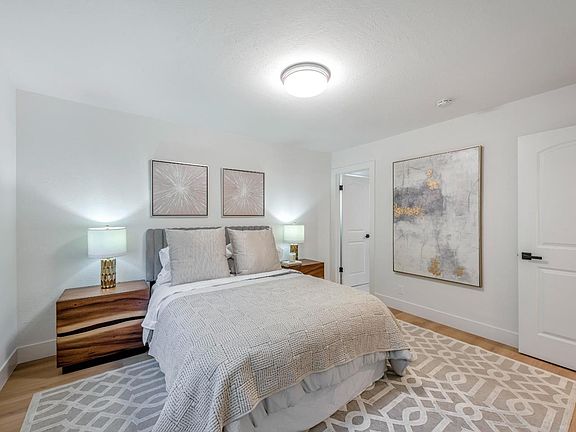 3rd image of 4715 Eastus Dr