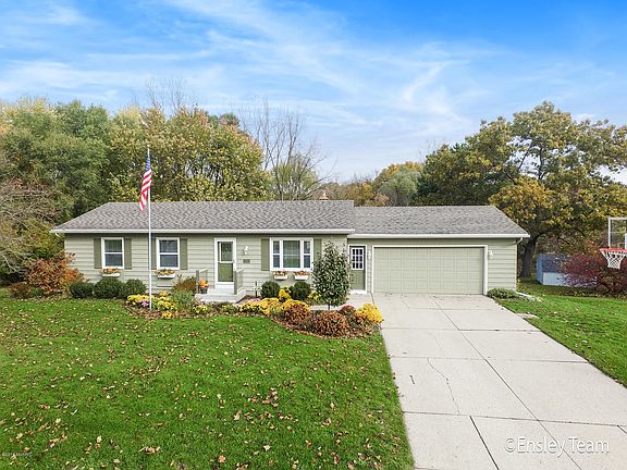 2nd image of 745 Easthill Dr NE