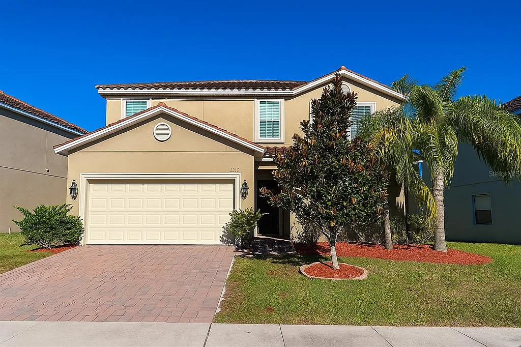 5 bed, 3.5 bath, 3384 sqft, $2,950 — Photo 1