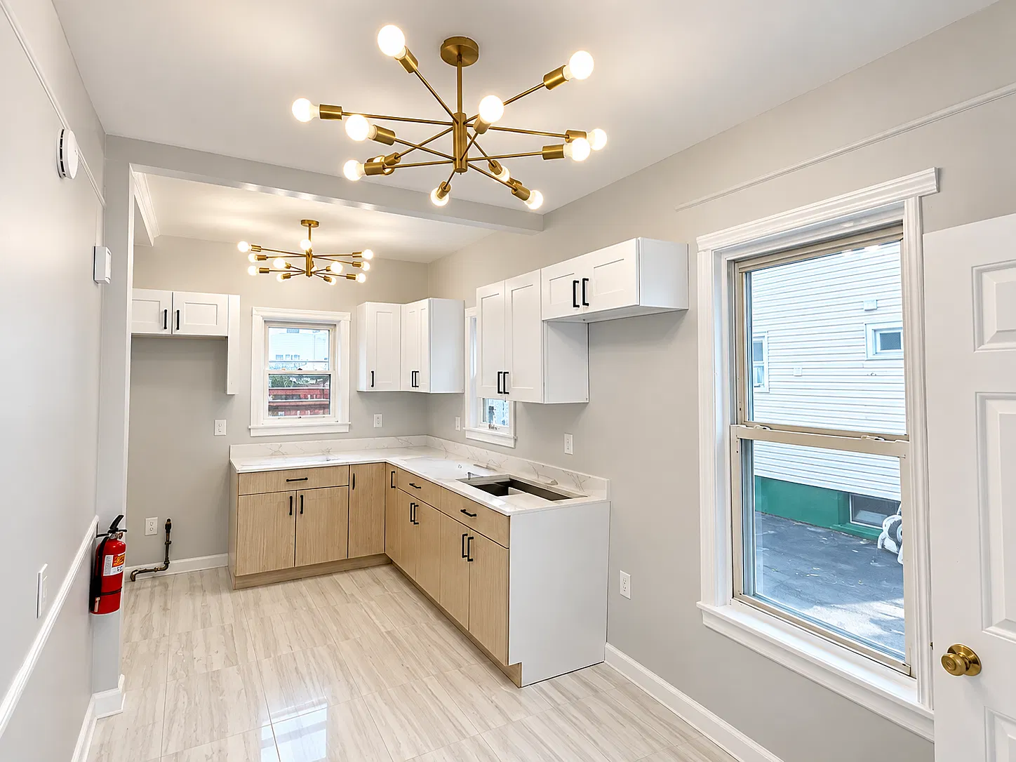 4 bed, 1000 sqft, $3,850 — Photo 1