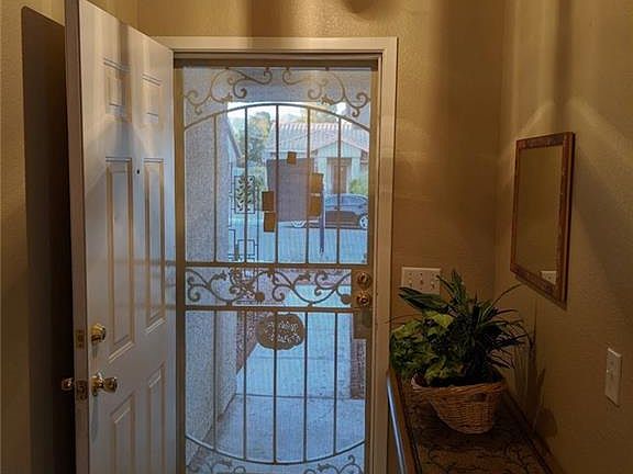 2nd image of 1217 Hickory Grove Cir
