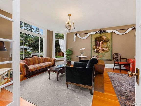 4th image of 1304 32nd St
