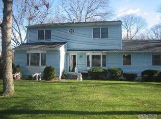 169 Avenue A, Holbrook, NY 11741