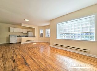 550 W Aldine Ave, Chicago, IL 60657