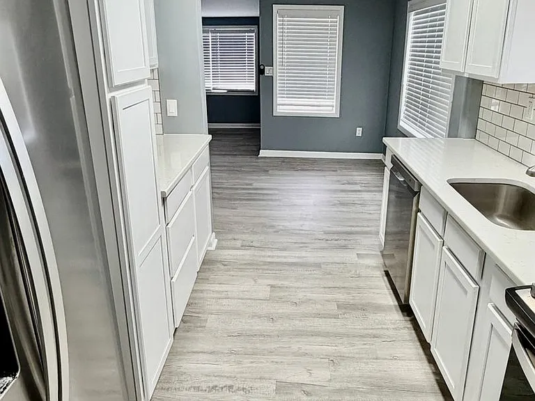 340 N Fletcher Ave — Photo 6