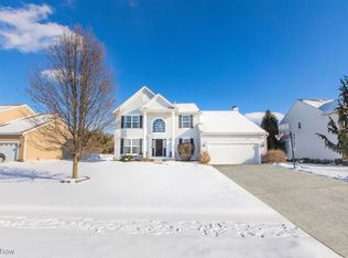 9243 Victoria Ln, North Ridgeville, OH 44039